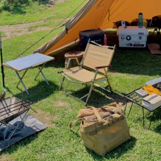 ソロキャンプにオススメ5点セットです　テントやコット、テーブルにクーラーBOX等 ソロキャンプにオススメ5点セットです テントやコット、テーブル